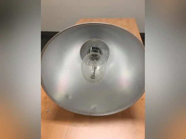 DEUX LAMPES STANPRO 400 WATTS AVEC AMPOULES thumbnail 5