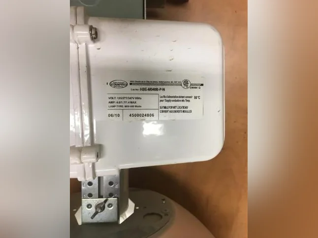 DEUX LAMPES STANPRO 400 WATTS AVEC AMPOULES thumbnail 6