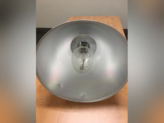 DEUX LAMPES STANPRO 400 WATTS AVEC AMPOULES thumbnail 5