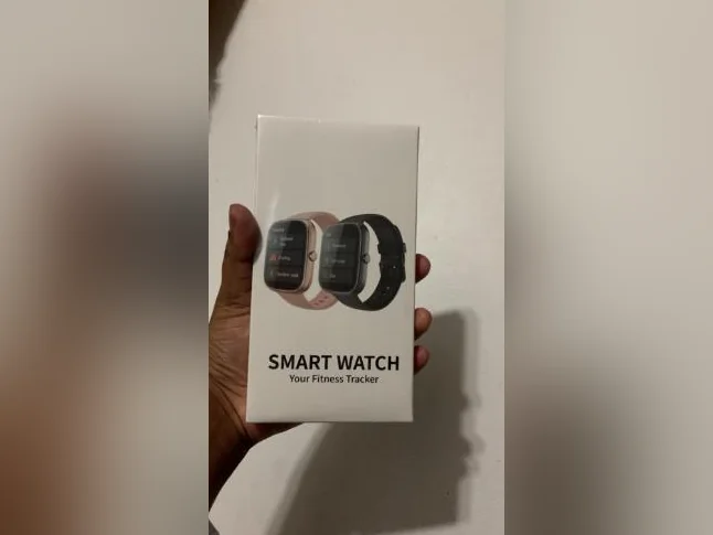 Salut à tous Montre intelligente je l'a vend 140$ valeur de 300$ thumbnail 2