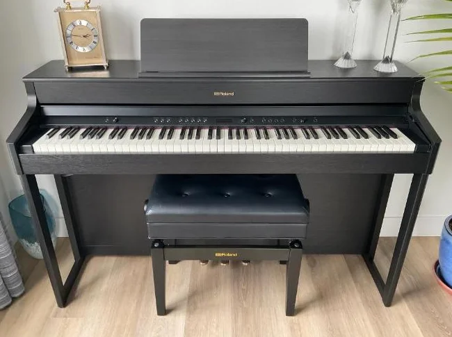 Piano numérique Roland HP-702