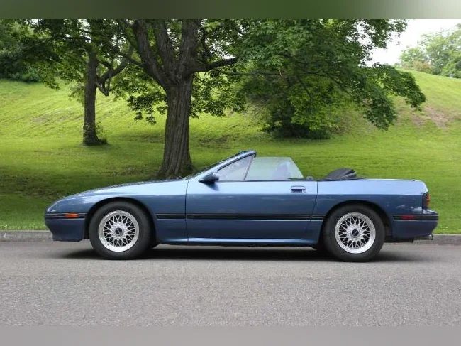 MAZDA RX-7 1988, cabriolet + targa, moteur rotatif, de collection, 5 vitesses, toit changé, 124,000kms.