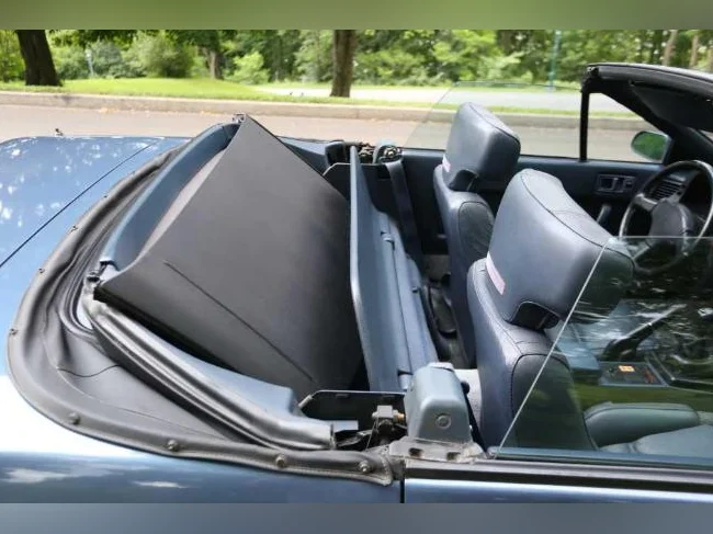 MAZDA RX-7 1988, cabriolet + targa, moteur rotatif, de collection, 5 vitesses, toit changé, 124,000kms. thumbnail 4