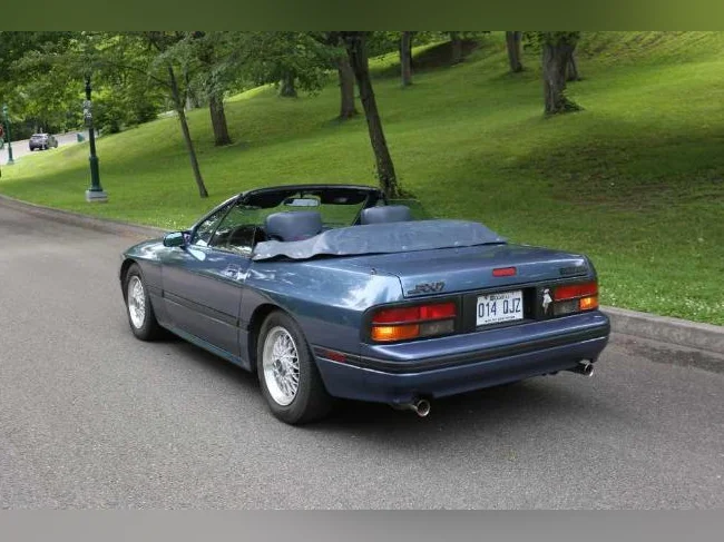 MAZDA RX-7 1988, cabriolet + targa, moteur rotatif, de collection, 5 vitesses, toit changé, 124,000kms. thumbnail 3