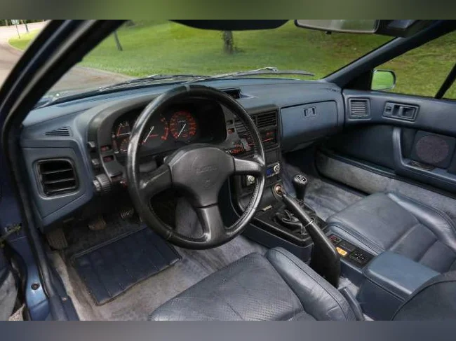 MAZDA RX-7 1988, cabriolet + targa, moteur rotatif, de collection, 5 vitesses, toit changé, 124,000kms. thumbnail 6