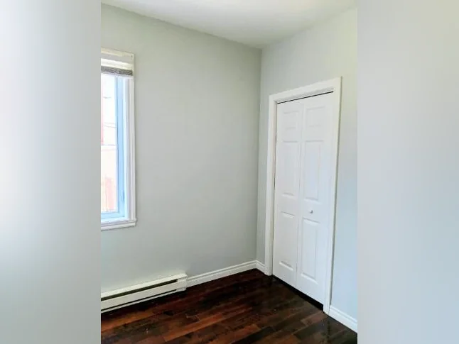 Beau 4 1/2 à deux pas du Centre-Ville (Animaux acceptés) thumbnail 5