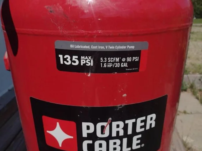 Compresseur PORTER CABLE 30 gallons en excellente condition thumbnail 2