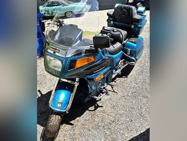 3 motos Kawasaki Voyager XII + Multiple pièces et moteur 1200cc thumbnail 2