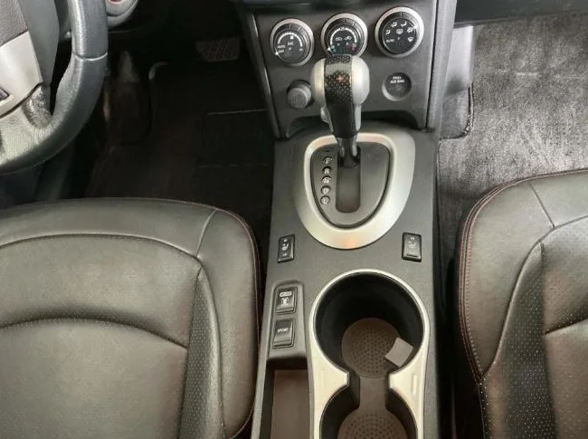 Nissan rogue sv thumbnail 6