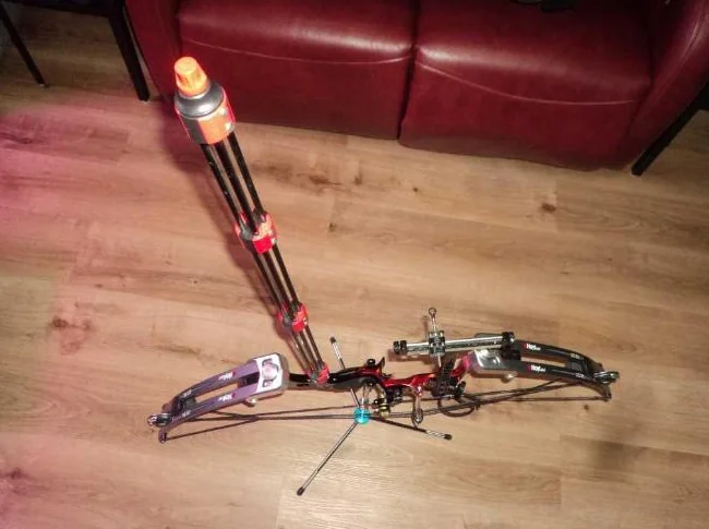 Arc Hoyt Sapphire ZR200 gaucher. Couleur rouge flamme.