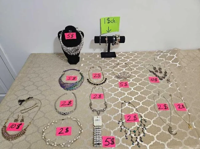 Lot bijoux vintage a l'unité a partir de 2$
