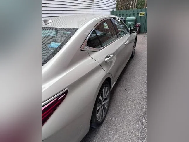 Lexus ES 300h Premium, cuir luxe, 49,890km thumbnail 3