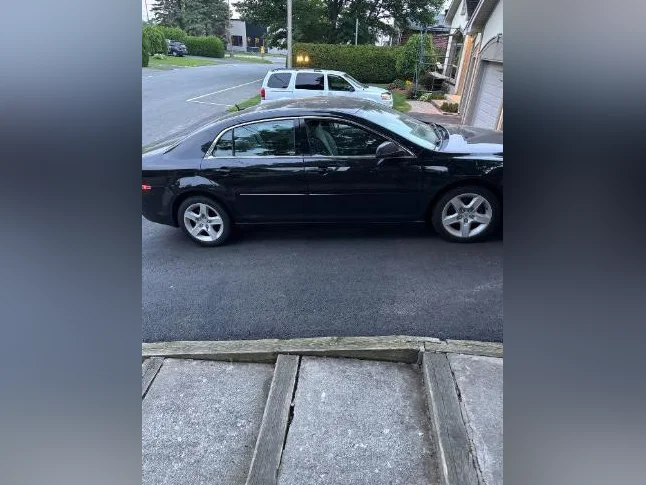 Chevrolet Malibu 2010 thumbnail 2