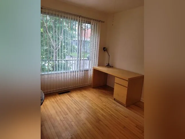 Grande chambre à louer au Centre-ville de Trois-Rivières thumbnail 3