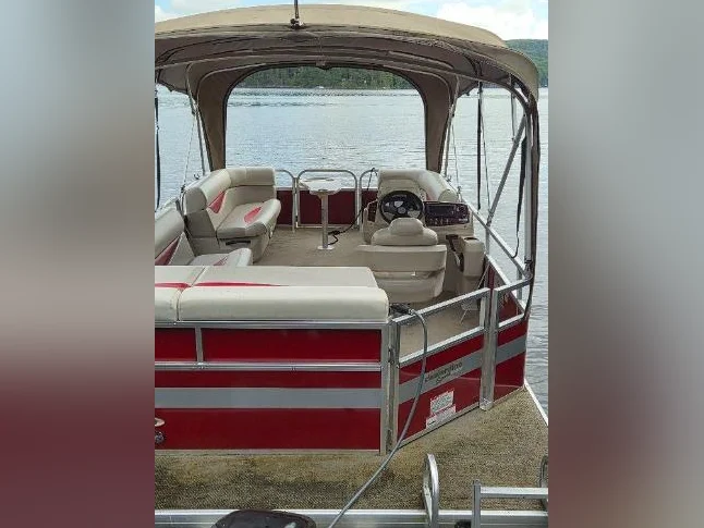 Ponton Princecraft Vectra 19 (2011) – Mercury 50 HP EFI – Clé en main au Lac Achigan thumbnail 8