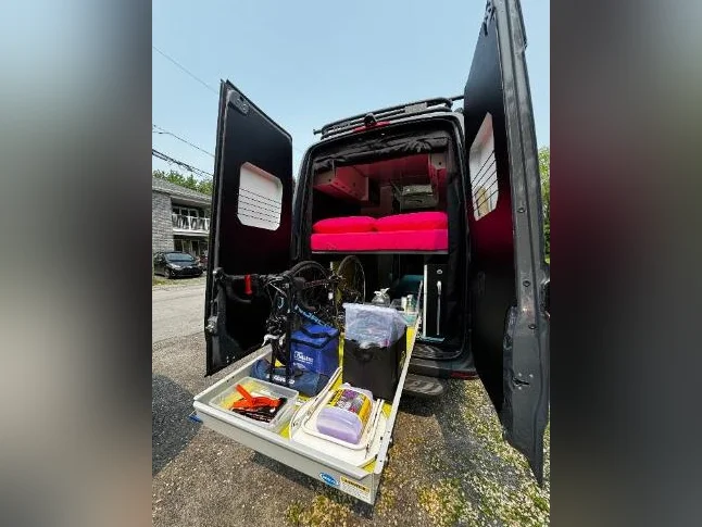 Vanlife - Sprinter 2500 170 RWD thumbnail 6