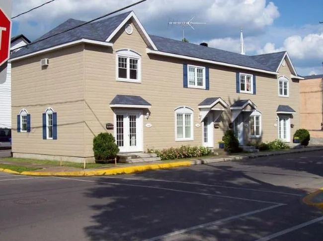 DISPONIBLE 1ER JUIN - CENTRE-VILLE JOLIETTE- SPLENDIDE 4 1-2 SUR 2 ÉTAGES(MAISON DE VILLE) thumbnail 10
