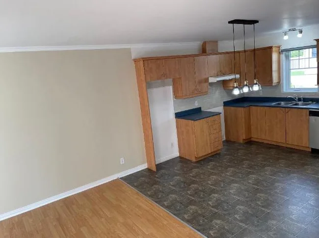DISPONIBLE 1ER JUIN - CENTRE-VILLE JOLIETTE- SPLENDIDE 4 1-2 SUR 2 ÉTAGES(MAISON DE VILLE) thumbnail 5