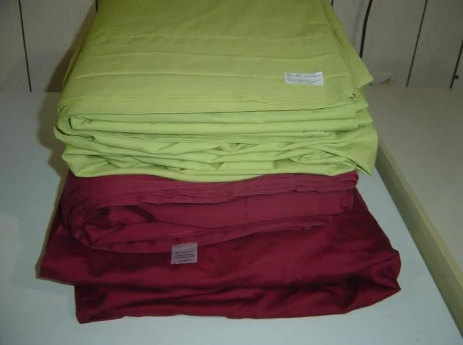 tout pout lit double ,draps , couvre matelas,douillettes etc