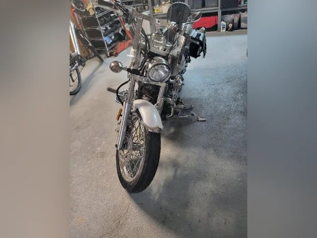 Yamaha V-Star 650 2004 thumbnail 3