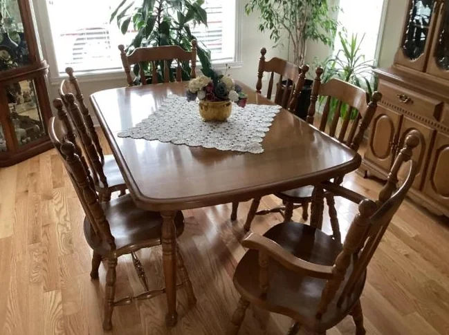 DINING ROOM COMPLETE SET , MADE IN CANADA BY BENCHMADE thumbnail 6