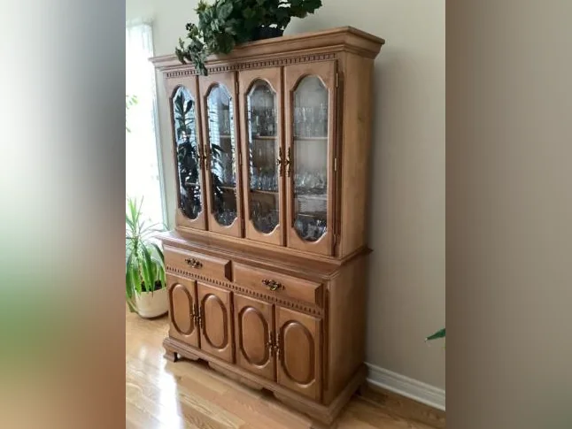 DINING ROOM COMPLETE SET , MADE IN CANADA BY BENCHMADE thumbnail 3