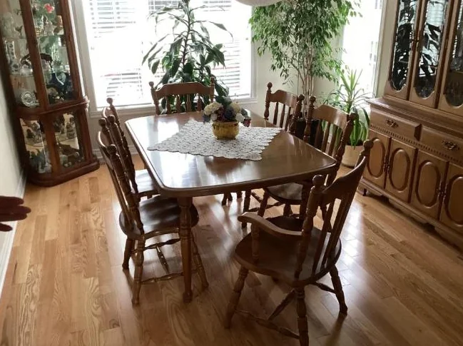 DINING ROOM COMPLETE SET , MADE IN CANADA BY BENCHMADE thumbnail 5