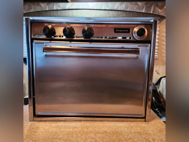 Four propane vr ou roulotte