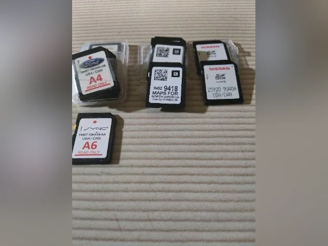 carte sim g,p,s navigation pour auto 10$ chacune.
