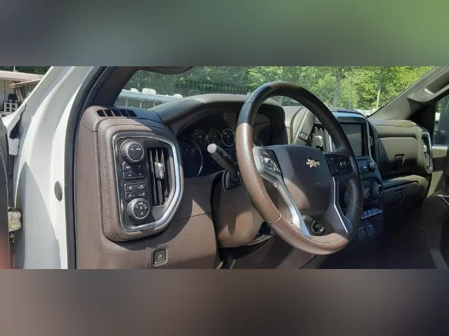 2022 Chevrolet Silverado 3500 HD Diesel SRW 4RM LT Crew Cab thumbnail 7