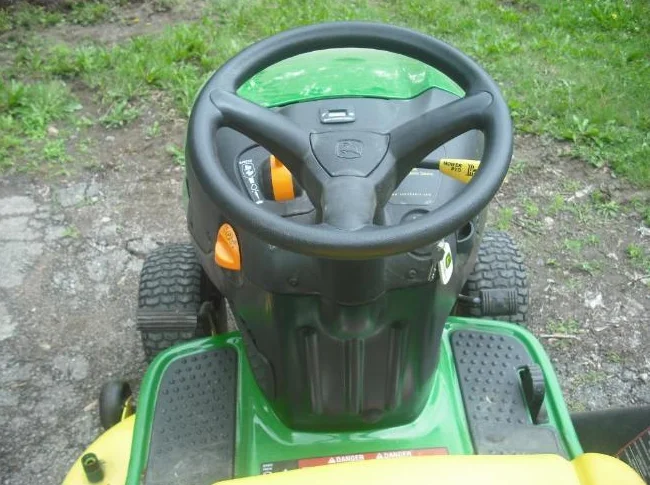 TRACTEUR À GAZON thumbnail 6