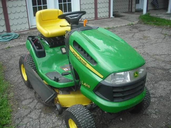 TRACTEUR À GAZON thumbnail 3