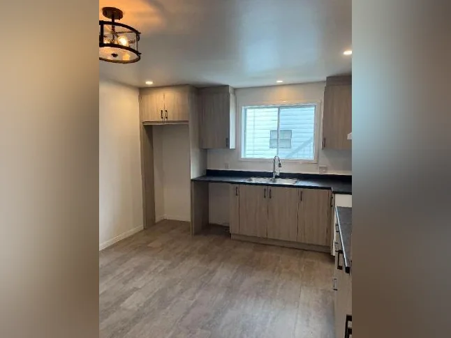 Granby - Logement 5 1/2, renové au 1ier étage d'un triplex thumbnail 2
