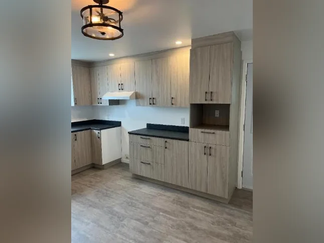 Granby - Logement 5 1/2, renové au 1ier étage d'un triplex