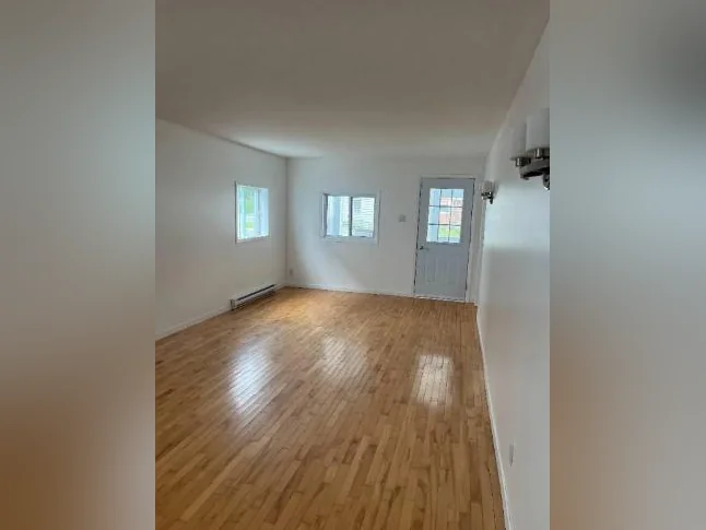 Granby - Logement 5 1/2, renové au 1ier étage d'un triplex thumbnail 4