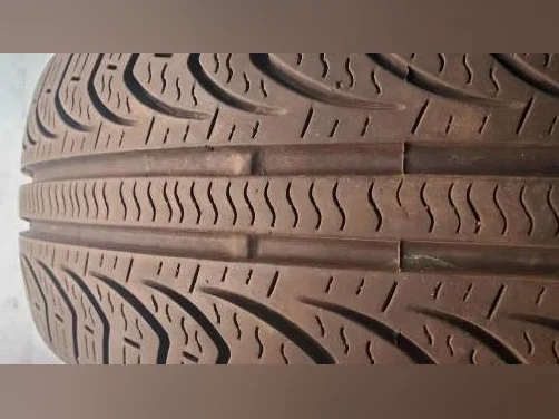 2 pneus Pirelli P4 d'été/4 saisons P195/65r15 code 91H mesurent 8/32 thumbnail 4