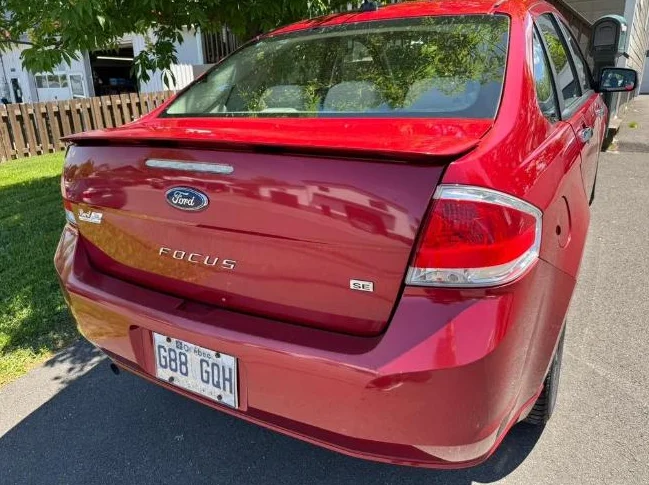 Ford Focus SE 2010 automatique, bas km!! thumbnail 2