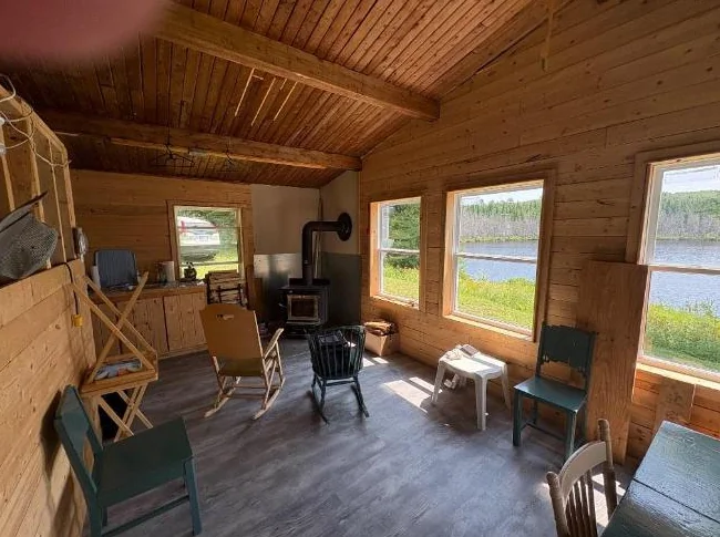 Camp rustique à vendre St-Narcisse de Rimouski thumbnail 4