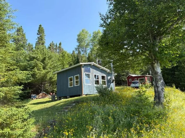Camp rustique à vendre St-Narcisse de Rimouski thumbnail 2