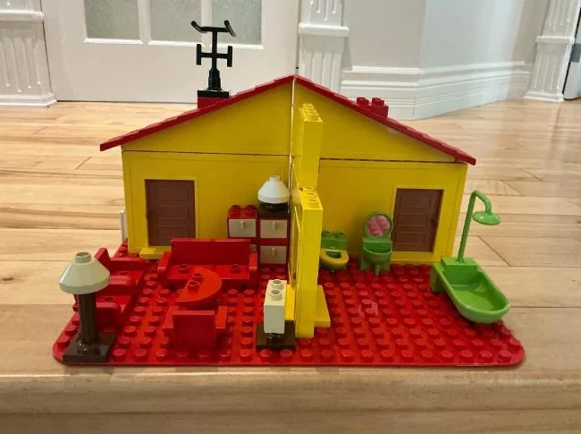 Maison LEGO DUPLO vintage – Ensemble complet avec personnages et meubles thumbnail 2