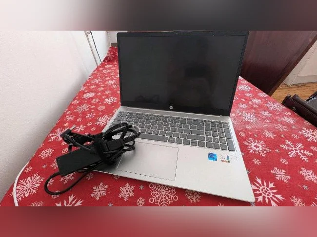 HP Laptop 15 (2023) | Intel Core i7-1355U | 16 Go RAM | SSD 1 To | Windows 11 | Wi-Fi 6 thumbnail 4