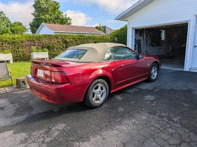 Ford Mustang décapotable thumbnail 9