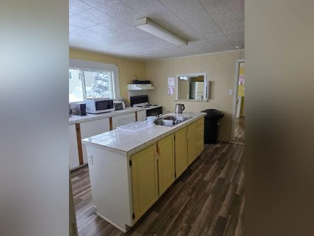 CHAMBRE À LOUER À SAINT-AGATHE-DES-MONTS,PRES DE TOUT LES SERVICES. thumbnail 5