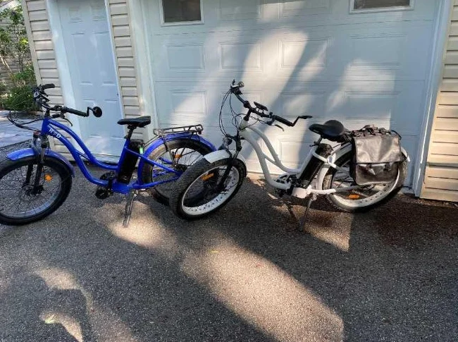 2 Vélos électriques fat tires 26’’x 4’’ avec moteurs Bafang