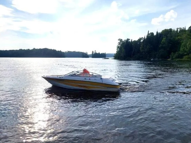 Bateau CAMPION 2004 Allante 505i 135hp AVEC REMORQUE thumbnail 3
