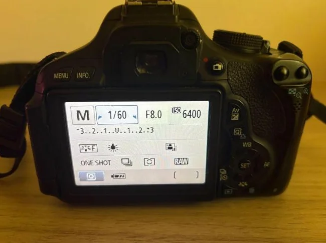 Appareil Photo Canon Rebel T3i - Kit complet thumbnail 3