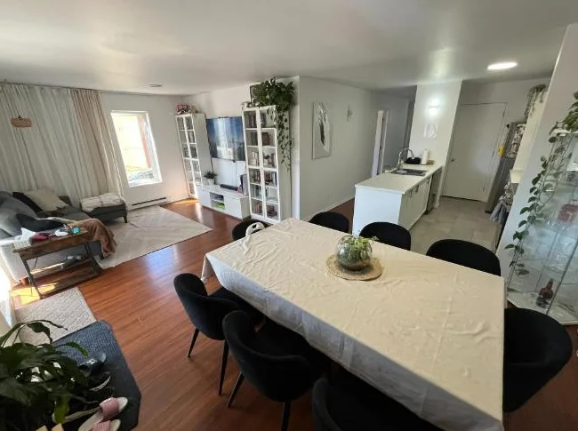 Appartement 5 1/2, internet inclus et thermopompe thumbnail 4