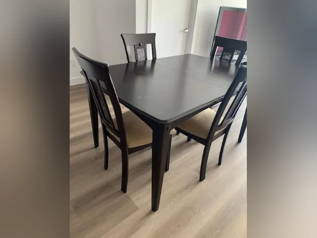 Tables de cuisine en érable, 4 chaises, (LÉVIS) thumbnail 2
