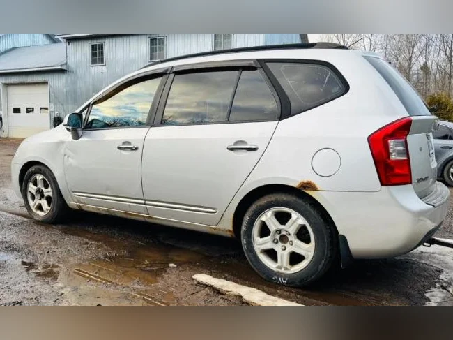 Kia Rondo EX 2008 thumbnail 3