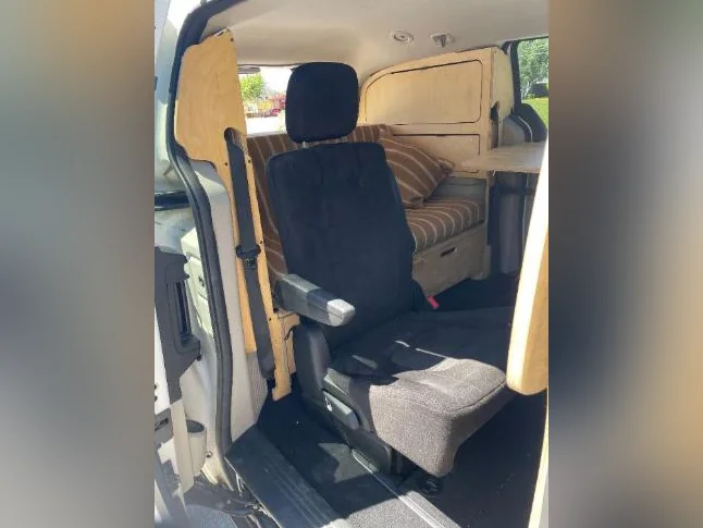 Dodge Caravan Van Life   "EN ATTENTE" thumbnail 4